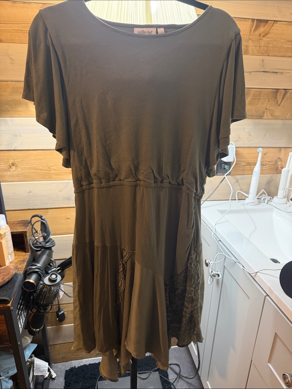 Buckle Willow and root  Short Sleeve Tiered Midi Dress